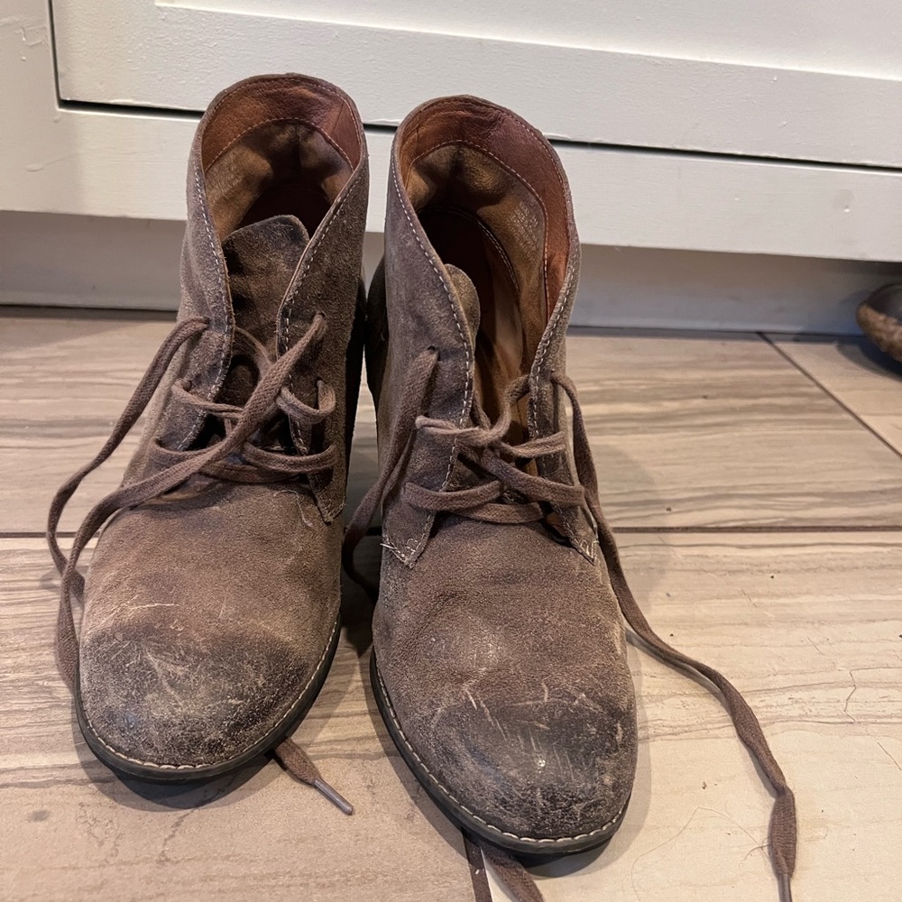Clarks Distressed Brown Chukka Boots
